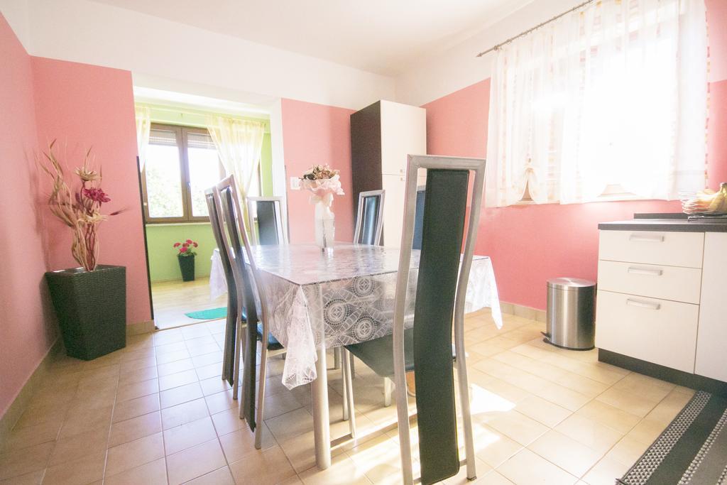 Spacious New App For 5 Persons, Close Beach&City Poreč Eksteriør bilde